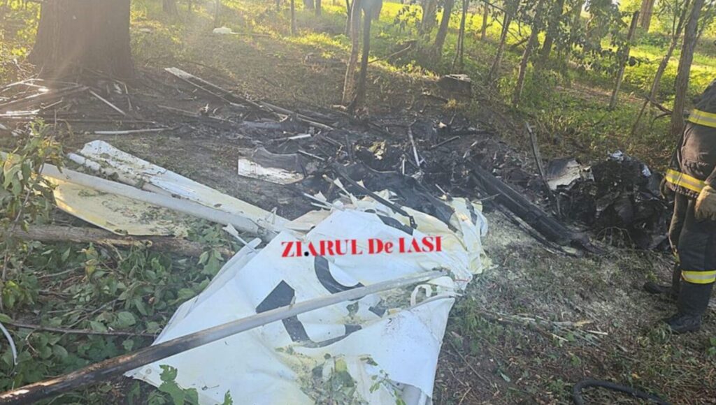 FOTO: Imagini cu avionul prăușit în Iași care aparținea unui membru AUR