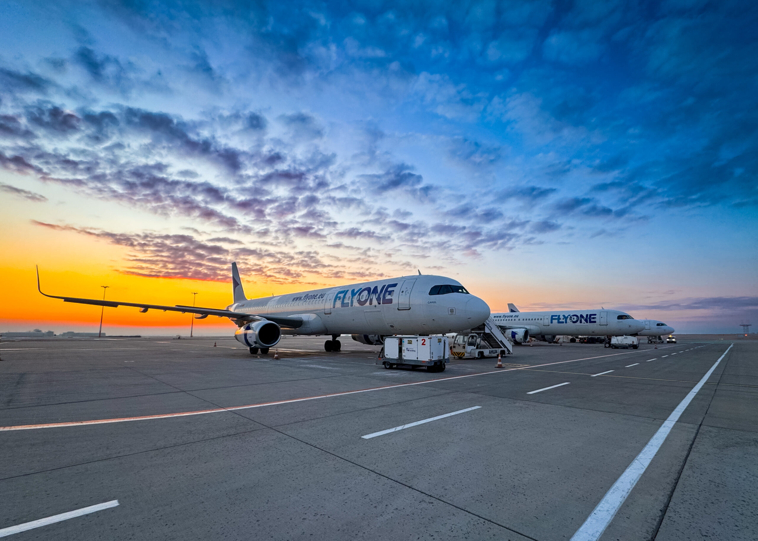 Fly One Bus Compania FLYONE Airlines se extinde în România și lansează rute noi din ...
