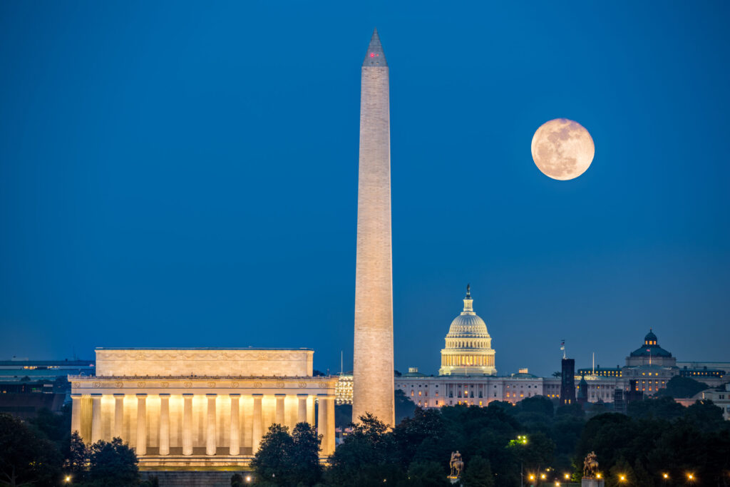 Luna Castoului