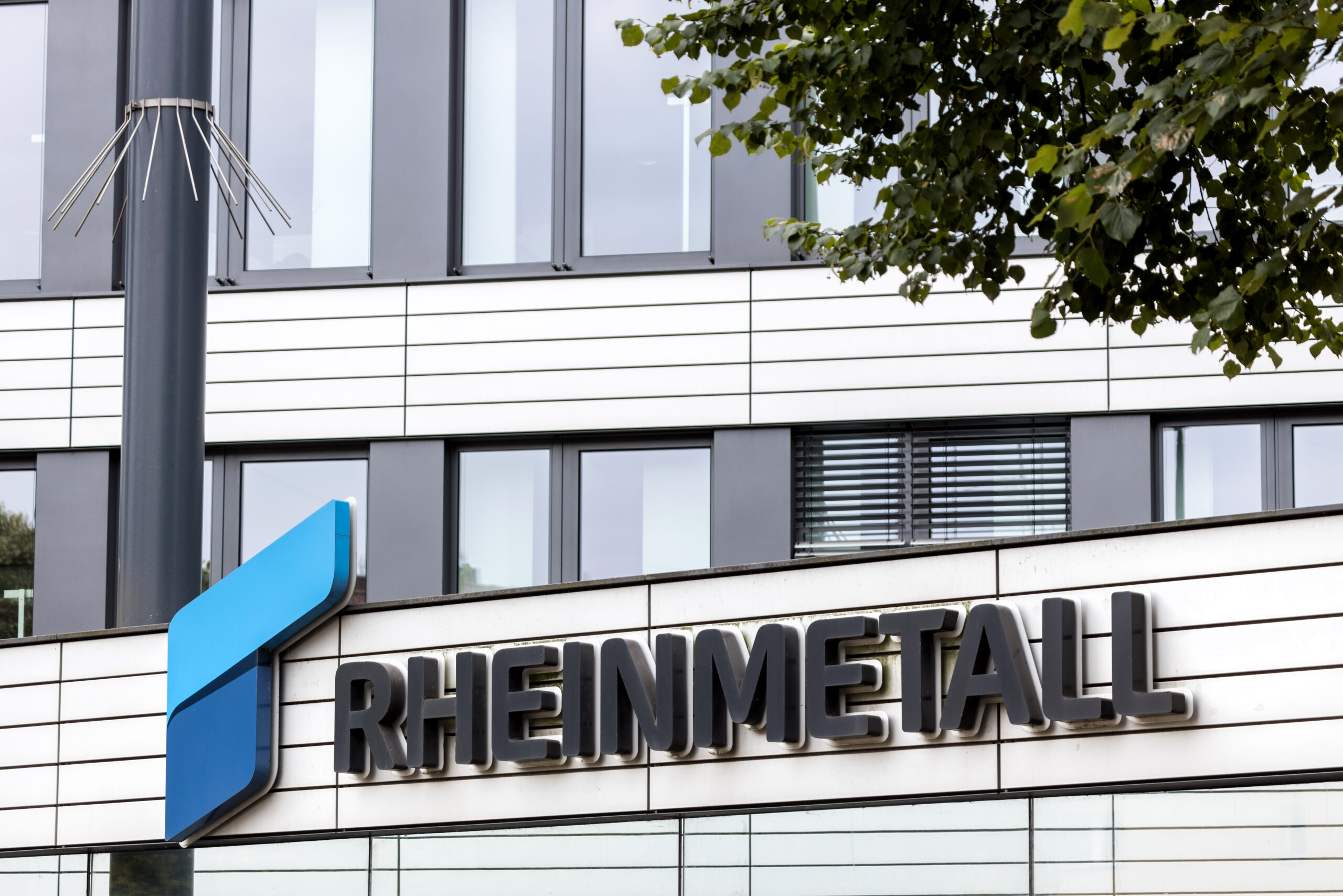 Rheinmetall, cea mai mare companie de apărare din Europa. Ce deține în ...