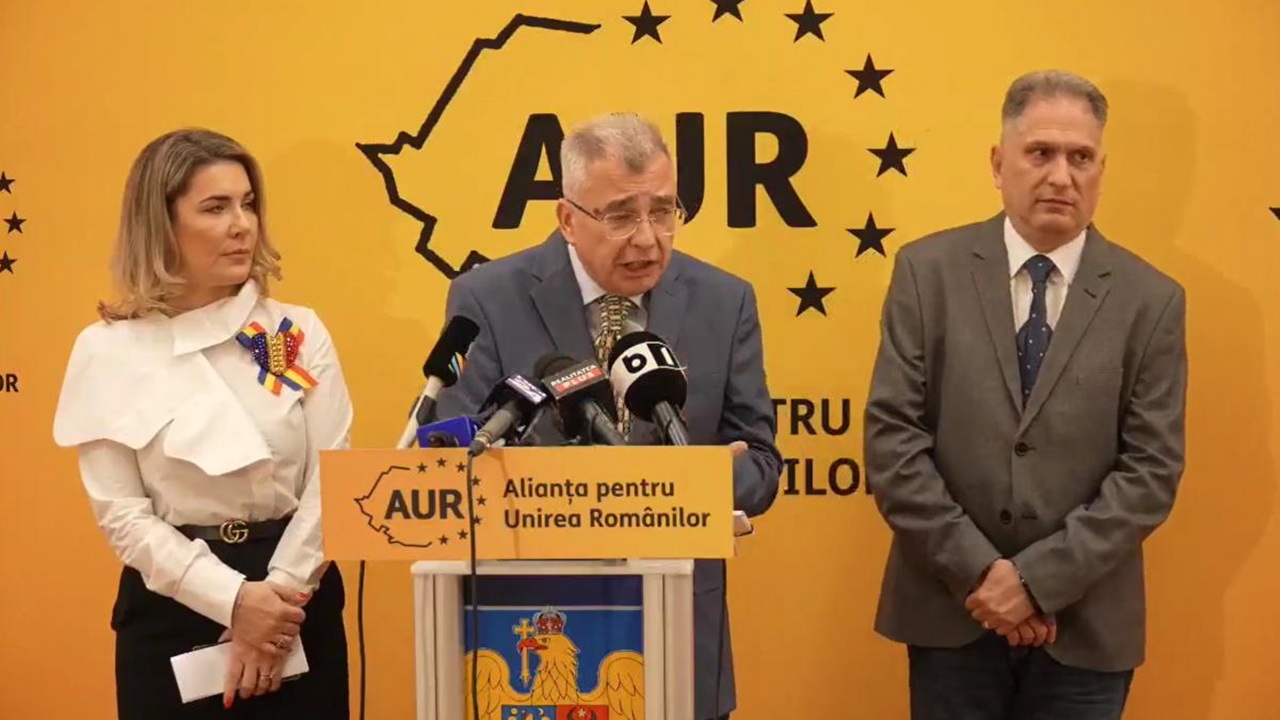 AUR