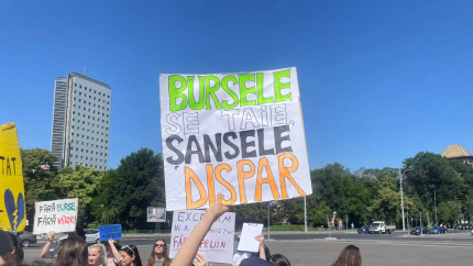 Studenții români protestează