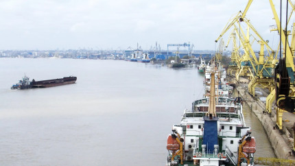 Dunărea scade transportul fluvial se scumpește