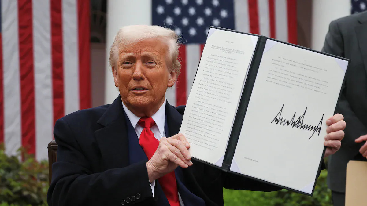 Taxe vamale de 30 anunță Trump. Ce spun UE și Nicușor Dan