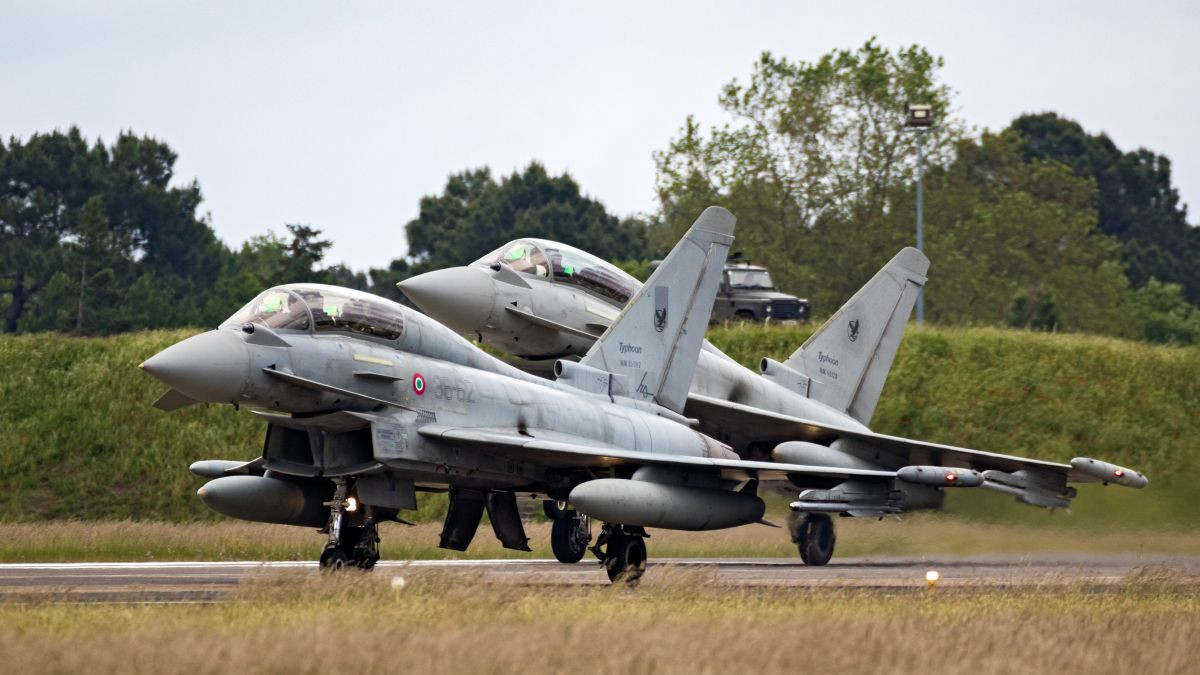 Două avioane de vânătoare germane Typhoon au fost trimise la granița cu Ucraina potrivit Ministerului Apărării din România