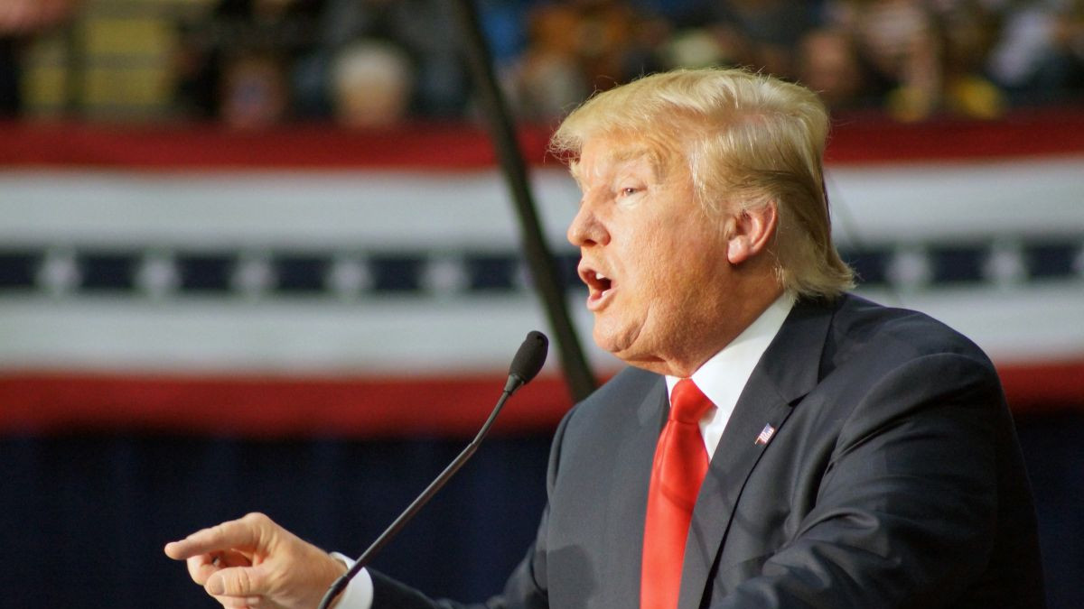 Donald Trump a confiscat trofeul Cupei Mondiale a Cluburilor câștigat de Chelsea. Explicația liderului de la Casa Albă