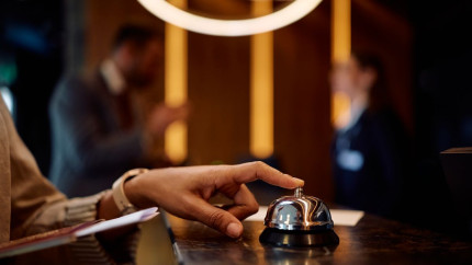 Hotelurile care interzic accesul copiilor ar putea deveni ilegale