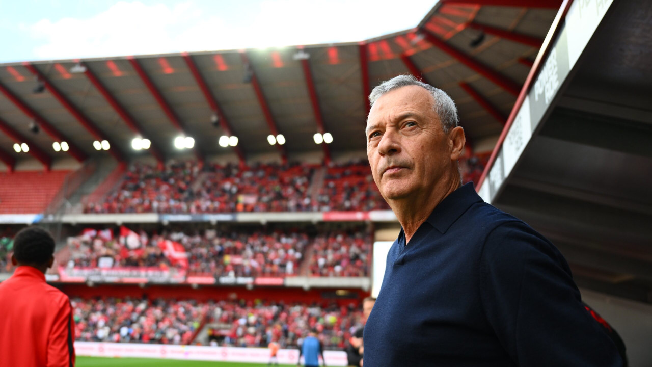 Mircea Rednic demis de Standard după doar cinci meciuri. Cine îl va înlocui pe român