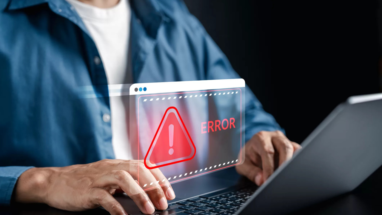 O nouă tentativă de fraudă în România. Agent Harry de la PHC Program își face de cap pe Facebook