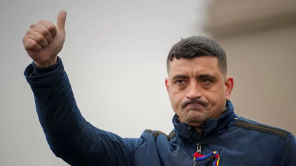 George Simion petrecere într-un local de lux cu ocazia zilei de naștere. Ce avere are politicianul