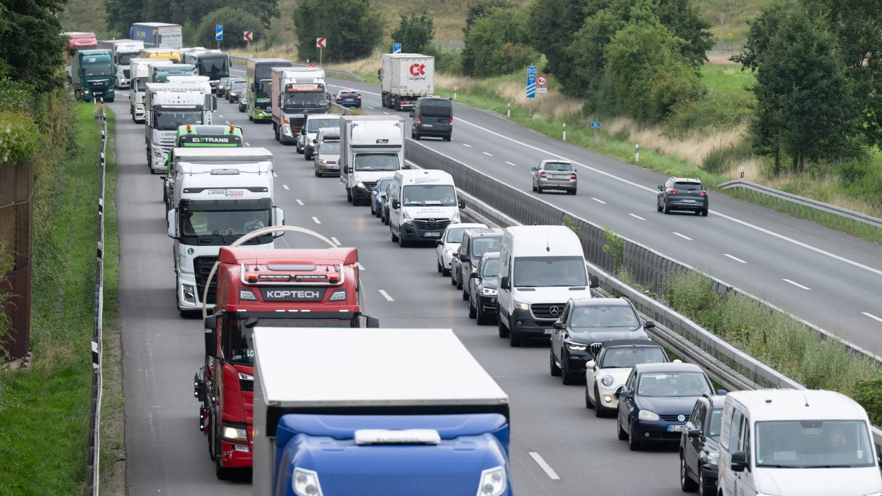Un nou sistem de supraveghere a traficului. Cum se va calcula viteza medie a mașinilor