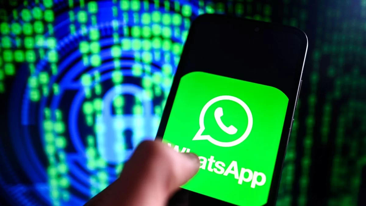 Nouă metodă de fraudă pe WhatsApp. Escrocherii cu identități false dar care folosesc pozele și numele rudelor și prietenilor tăi