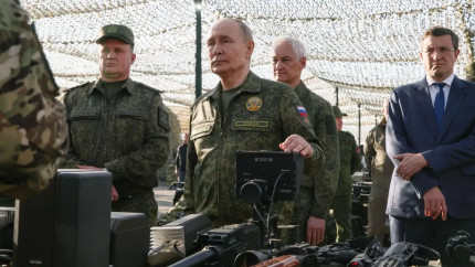 Vladimir Putin l-a trimis pe fostul șef al Playboy Rusia pe front să lupte contra Ucrainei