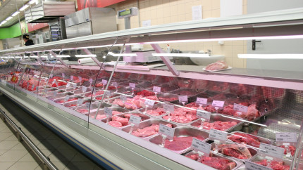 Alertă alimentară. DSVSA Buzău a retras carne de porc posibil infectată cu pestă porcină africană și ouă contaminate din magazine