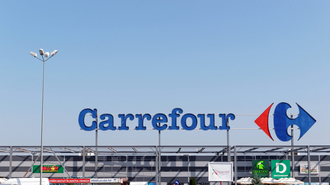 Carrefour vrea să plece din România. Ce stă la baza deciziei grupului francez
