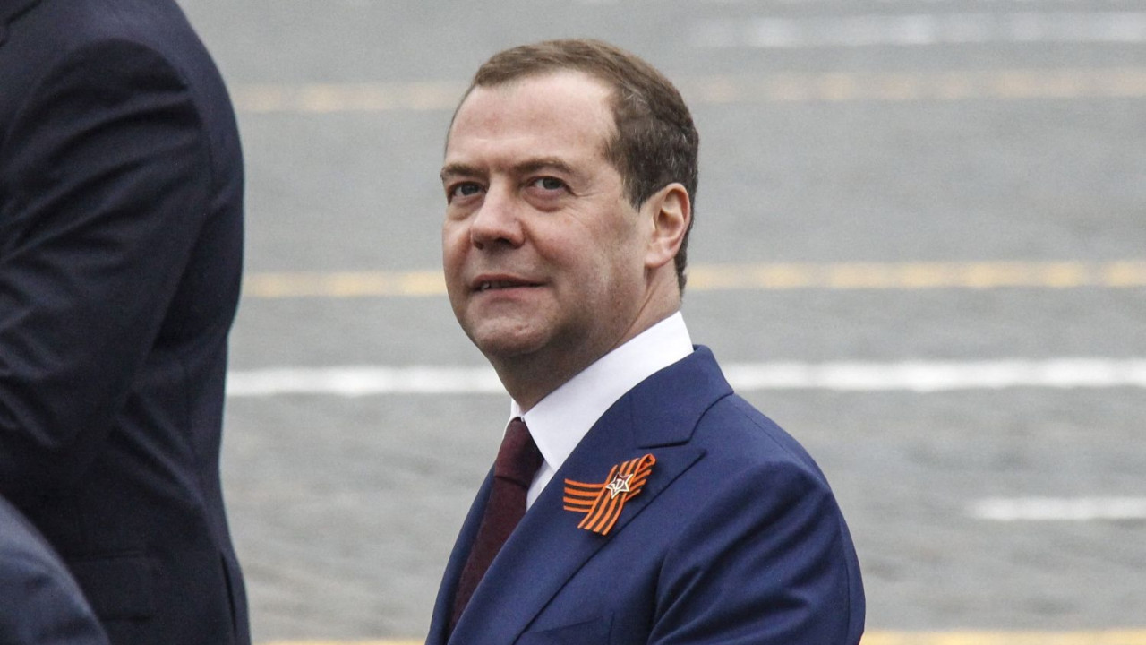 Cine este Dmitri Medvedev vicepreședintele Consiliului de Securitate al Rusiei pe care Donald Trump președintele SUA l-a numit om prost