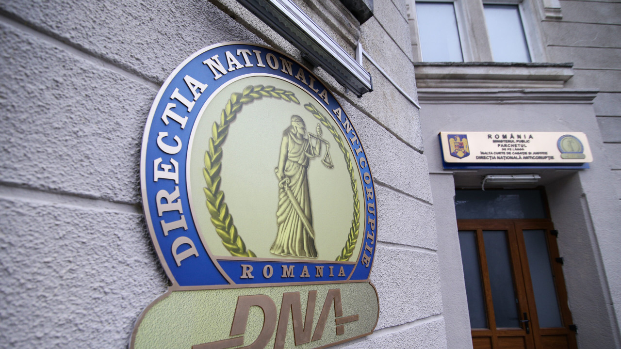 În ciuda tăierii sporurilor bugetare angajații DNA își păstrează salariile intacte