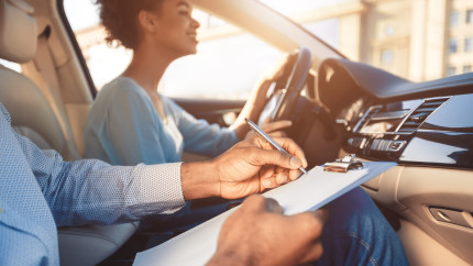 Noi reguli pentru obținerea și reînnoirea permisului de conducere în România