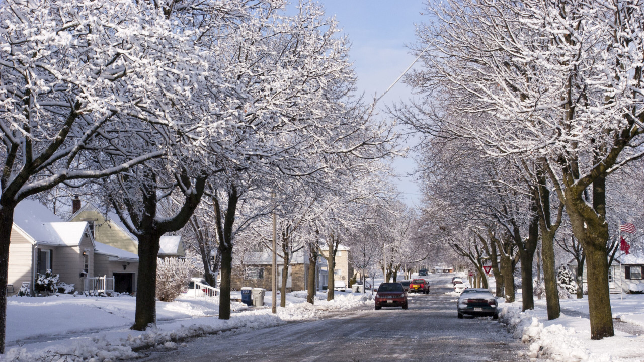 Iarna vine mult mai repede anul acesta. În ce orașe va ninge zilele următoare