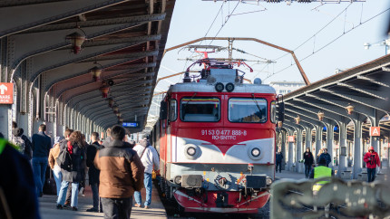 CFR anunță reluarea circulației celor 30 de trenuri suspendate marți