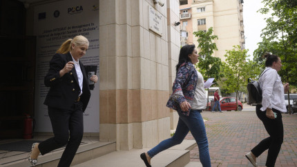 Respectul față de angajații de la stat ar putea deveni lege. Ce amenzi ar putea lua cetățenii pentru comportament agresiv
