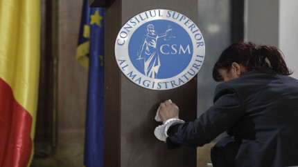 CSM își alege joi conducerea. Magistratul cunoscut pentru criticile la adresa premierului Bolojan candidează la funcția de președinte