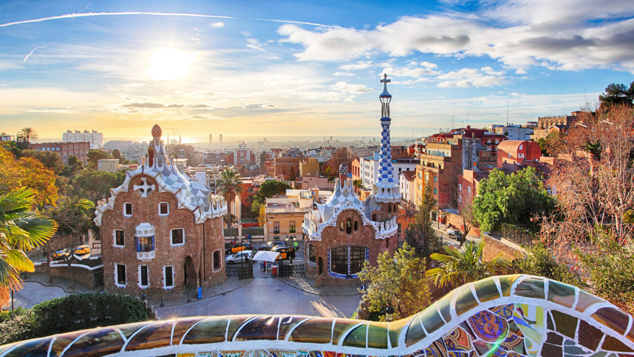 Situație de criză Barcelona interzice rețeaua Airbnb. Care sunt consecințele decretului regal