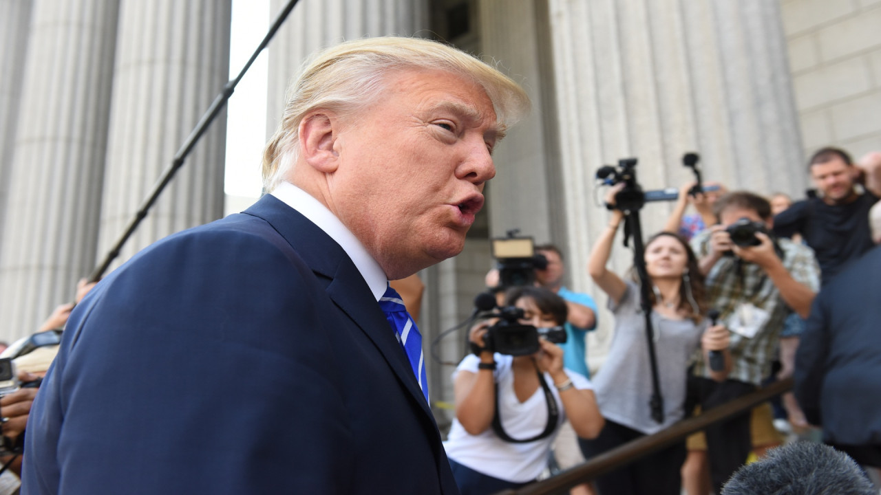 Trump își schimbă poziția. Congresul SUA a votat desecretizarea dosarului Epstein