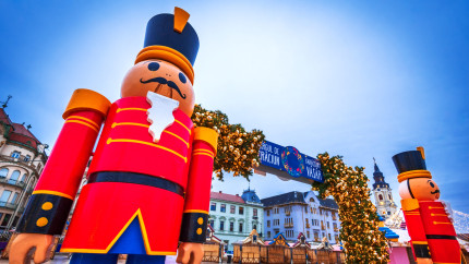 Oradea orașul premierului Ilie Bolojan se pregătește de sărbători cu beculețe de peste un milion de lei