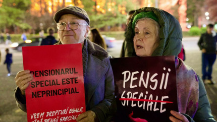 Protest împotriva pensiilor speciale. Se cer drepturi egale