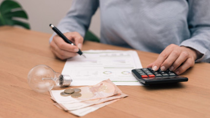 O nouă creștere la facturile de energie din luna noiembrie. Cât vor plăti românii