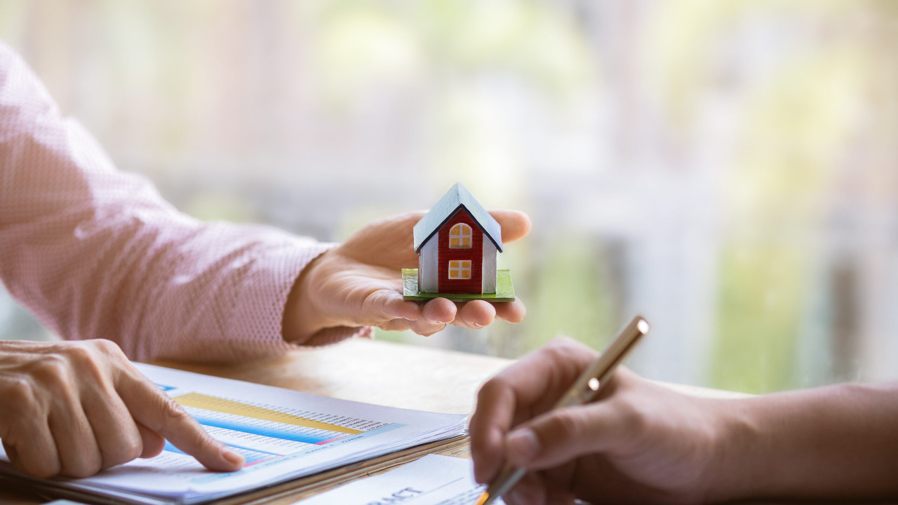 Ce venituri trebuie să aibă românii pentru a obține un credit imobiliar și cât au ajuns să coste locuințele