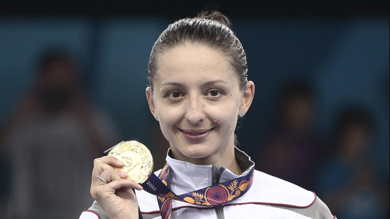 Asta mai lipsea acum. Este vorba de Ana Maria Brânză. Din păcate este adevărat