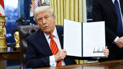 Trump blochează reglementările statelor privind inteligența artificială prin decret prezidențial
