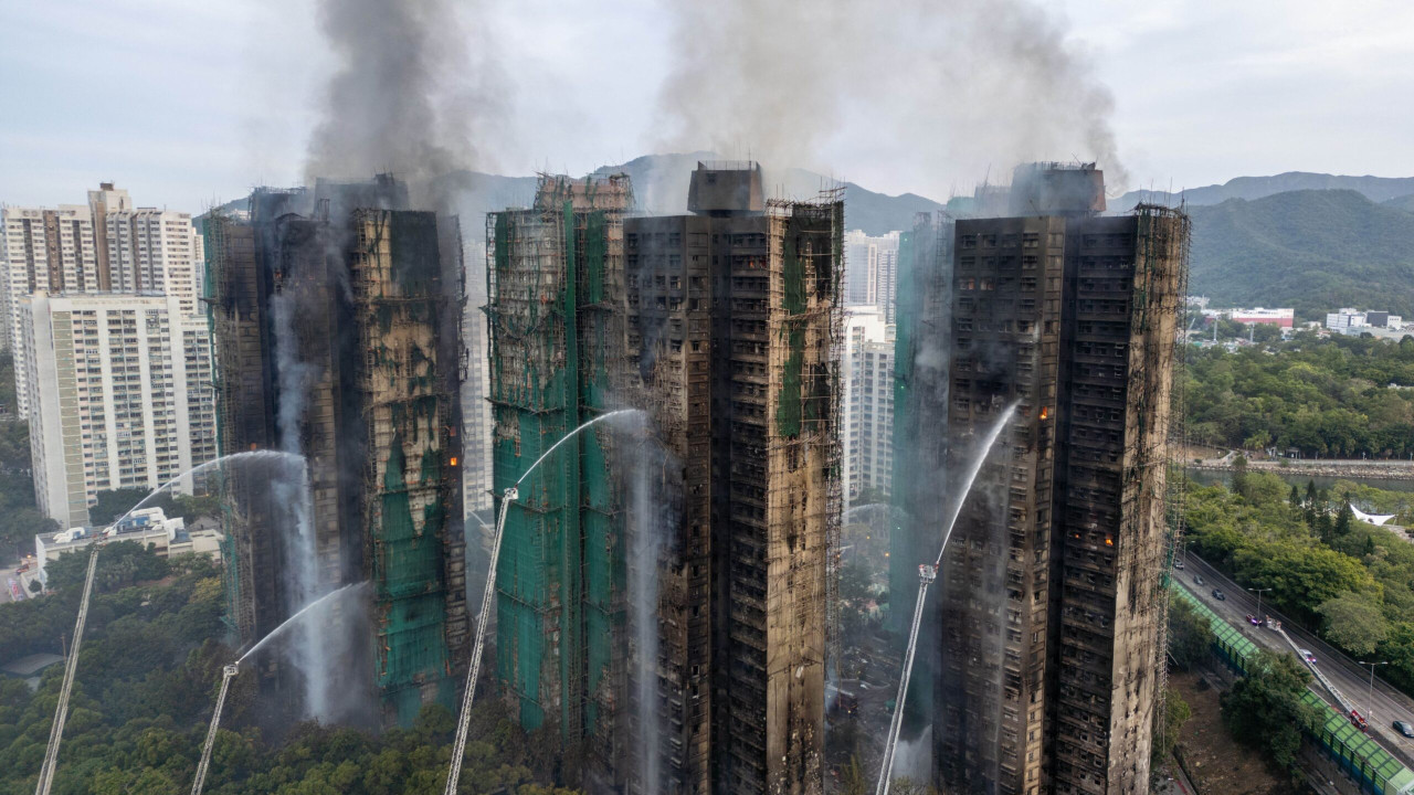 Dezastru fără precedent în Hong Kong 151 de morți. Care este cauza incendiului