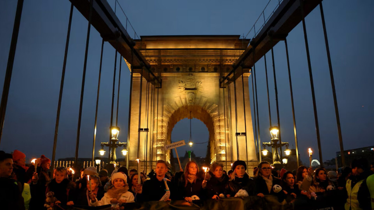 Protest de amploare în Ungaria mii de oameni cer demisia lui Viktor Orbán după dezvăluiri de abuzuri dintr-un centru pentru minori