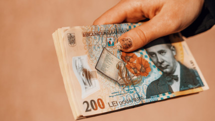 Statul oferă ajutoare de urgență în bani pentru cei aflați în dificultate. Cine poate beneficia