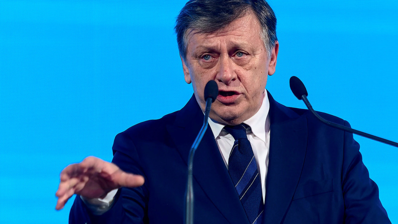 Crin Antonescu atac dur la adresa premierului Ilie Bolojan și a președintelui Nicușor Dan