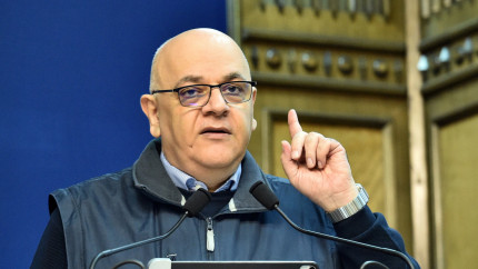 Raed Arafat cere interzicerea accesului copiilor la rețelele sociale Pentru binele copiilor și adolescenților. Pentru binele României