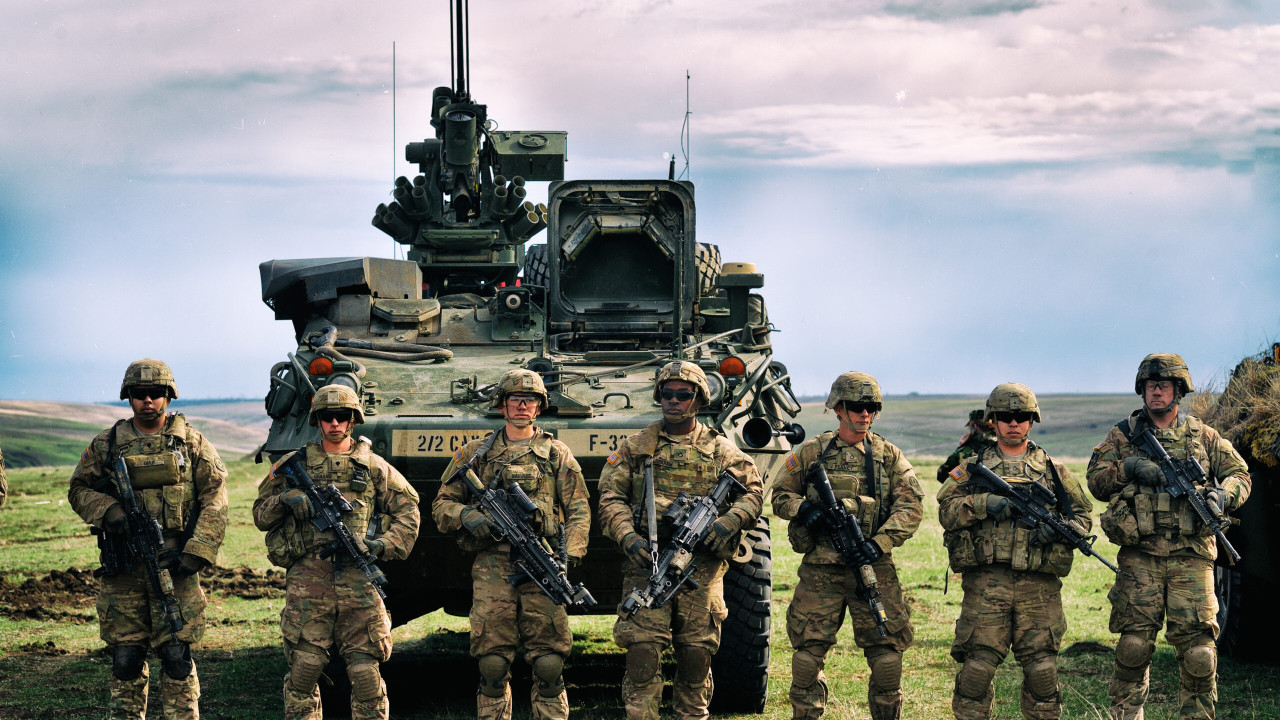 Diferențe mari între urban și rural în privința securității și relațiilor externe. Câți români își doresc reintroducerea serviciului militar obligatoriu