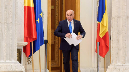 Revoltă în administrația locală sute de primari merg marți la București pentru discuții cu premierul. Grevă în peste 1.300 de comune. Niciodată nu au fost măsurile atât de draconice