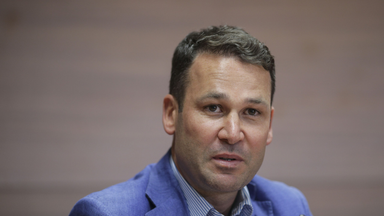 Robert Negoiță vizat de percheziții DNA pentru construirea unui drum privat cu bani publici