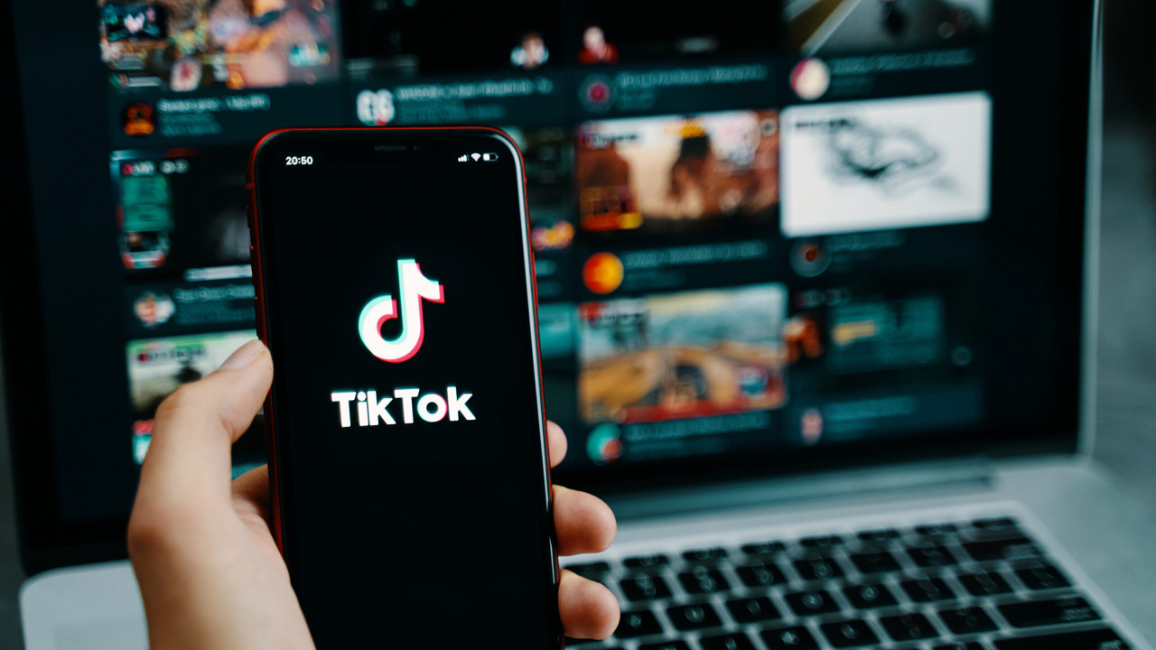 Comisia Europeană acuză TikTok că încalcă normele europene privind conținutul online. Rețeaua chineză riscă o amendă de miliarde de euro