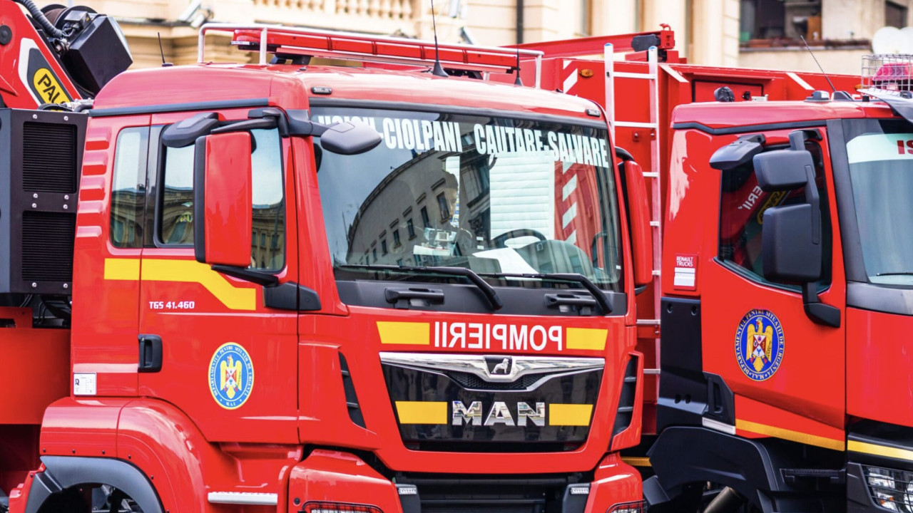 Incendiu violent Pompierii intervin de urgență. 7 persoane...