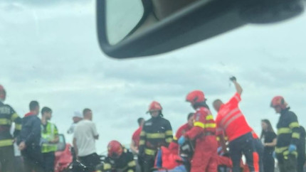 Acum Accident devastator. 15 persoane au...