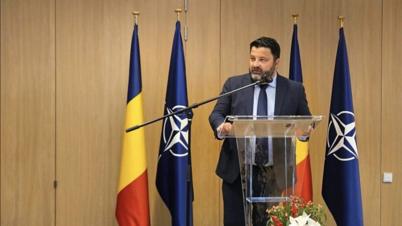 Pe surse Nu mai e cale de întors Nicușor Dan și Eugen Tomac s-au înțeles deja pentru Ministerul Apărării. Noul ministru va fi Dan N...