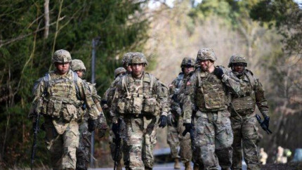 Se trimit trupe militare în România