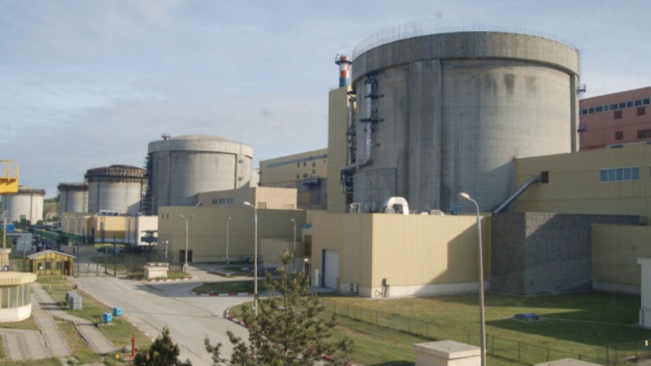 Centrala nucleară de la Cernavodă a fost...