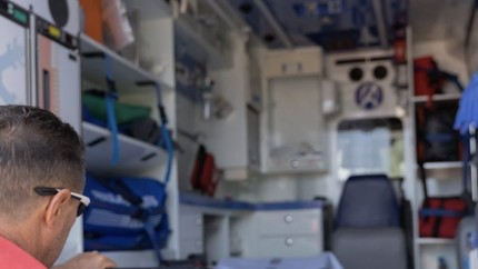 Bebeluș de câteva zile găsit mort pe jos în spital după ce un copil de 6 ani...