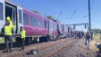 UPDATE Două trenuri s-au ciocnit în Londra